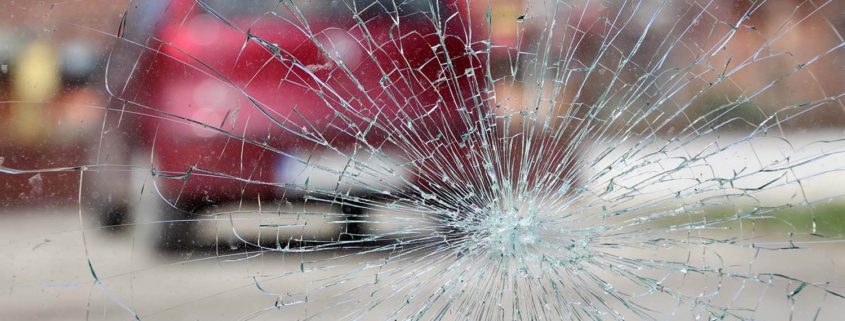 top 10 causes of windscreen cracks and how to avoid them - Rapid Response Auto-glass